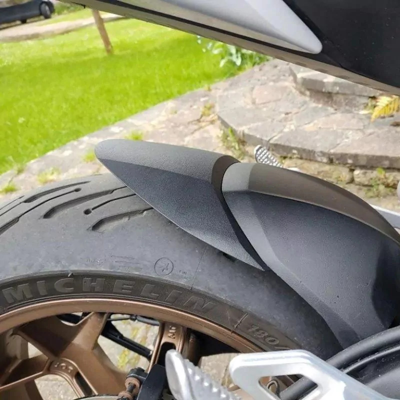 Pyramid Hinterradabdeckung Verlängerung Schwarz Matt Zero SRF 2019- / SRS 2020-