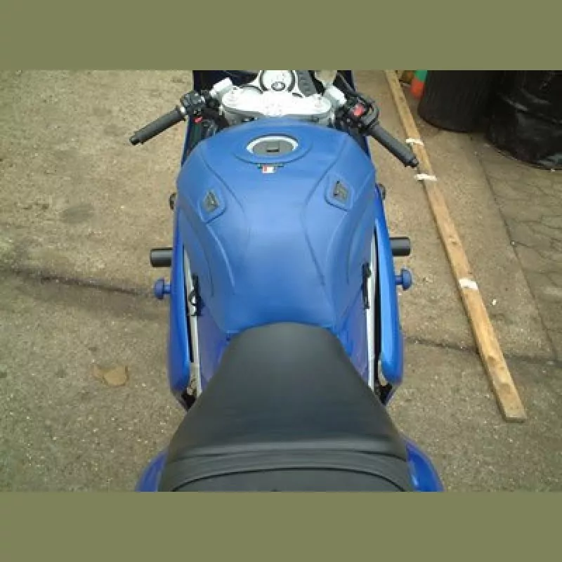 R&G Racing Sturzpads "No Cut" Triumph Daytona 955i, 595, T 595