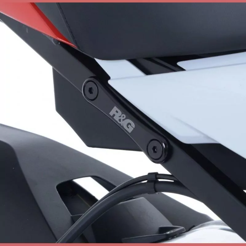 R&G Racing hintere Fußrastenabdeckung BMW S 1000 RR / HP4 2009-2018