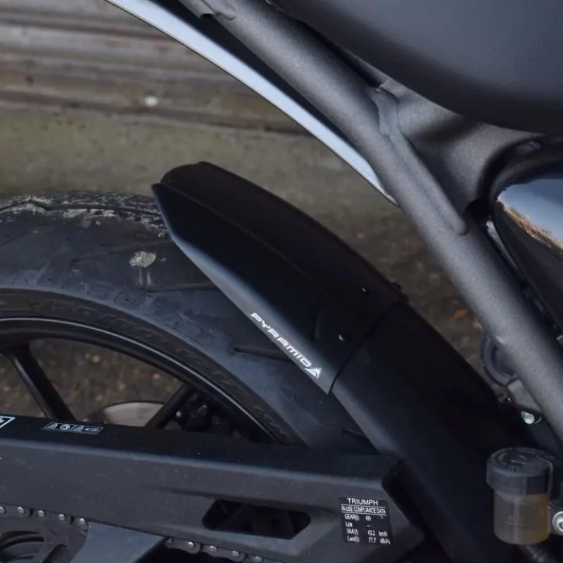 Pyramid Hinterradabdeckung Verlängerung Schwarz Matt Triumph Speed 400 2024-