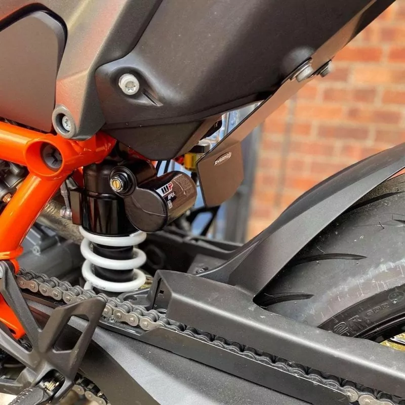 Pyramid Federbein Schutz Platte Schwarz Matt KTM 1290 Super Duke R / EVO 2020-