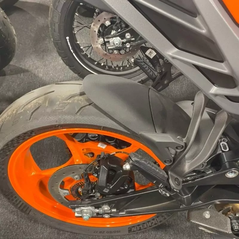 Pyramid Hinterradabdeckung Verlängerung Schwarz Matt KTM 125 | 390 Duke 2024-