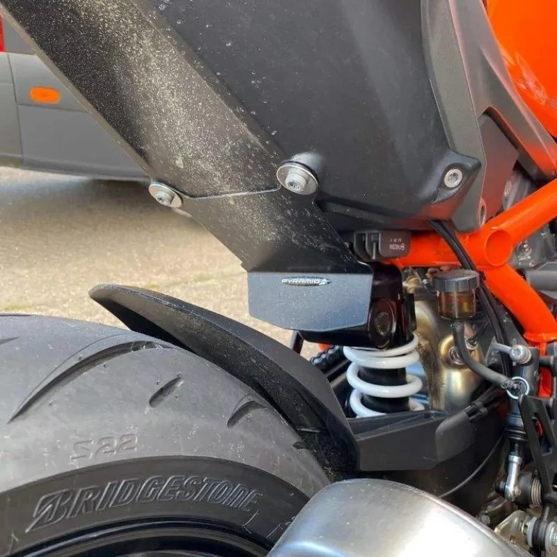 Pyramid Federbein Schutz Platte Schwarz Matt KTM 1290 Super Duke R / EVO 2020-