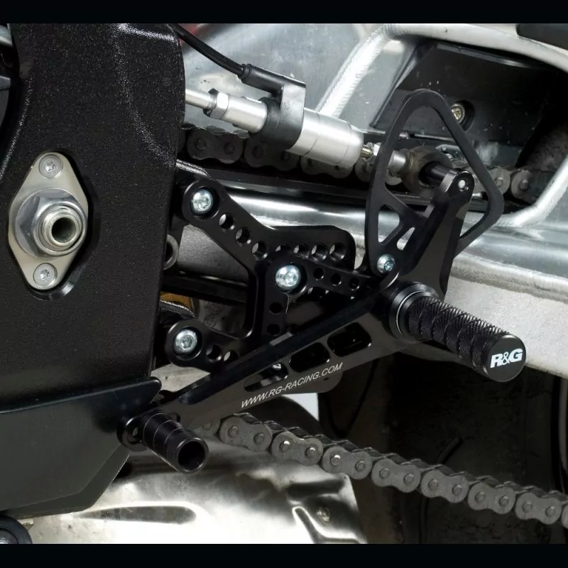 NEW R&G Racing Fußrastenanlage Suzuki GSX-R 600 / 750 K6-L0