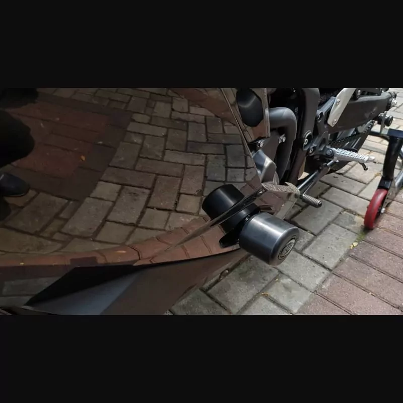 R&G Sturzpads Set "No Cut" Kawasaki ZX-25 R 2020- / ZX-4 R / RR 2023-