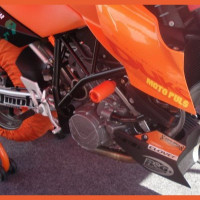 R&G Racing obere Sturzpads "No Cut" passend für KTM 950 990 Supermoto R / SMT R&G Racing obere Sturzpads "No Cut" passend für KTM 950 990 Supermoto R / SMT
