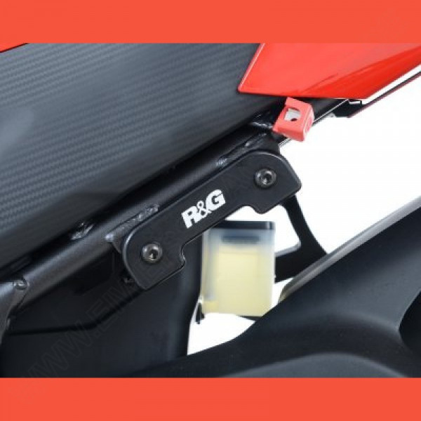 R&G Racing hintere Fußrastenabdeckung Honda CBR 300 R 2014-